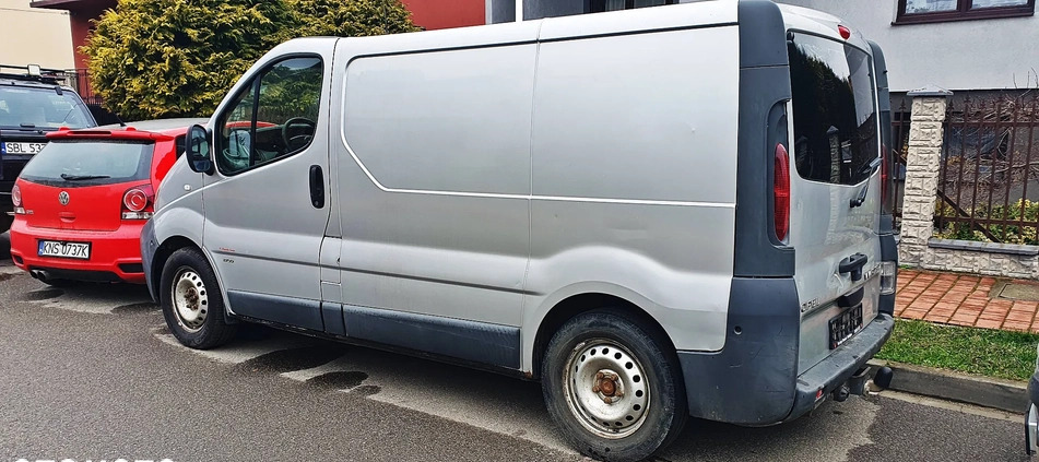 Opel Vivaro cena 15500 przebieg: 300001, rok produkcji 2003 z Nowy Targ małe 137